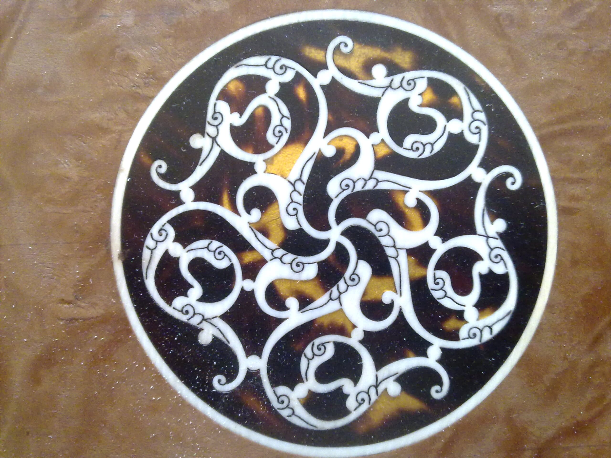 Bağa içine fildişi kakma